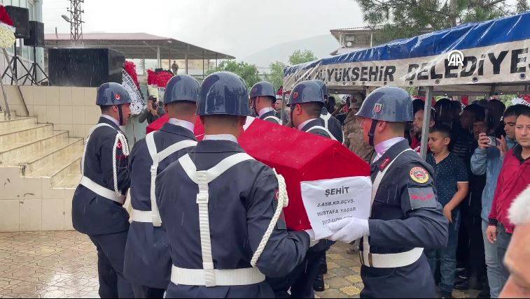 Şehide son veda! Memleketinde son yolculuğuna uğurlandı 15